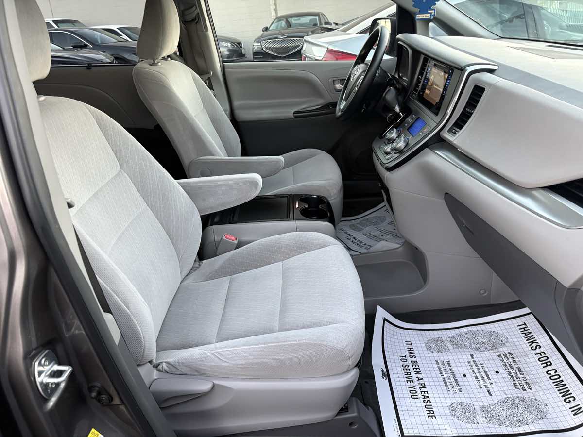 Photo 24 of this Toyota Sienna