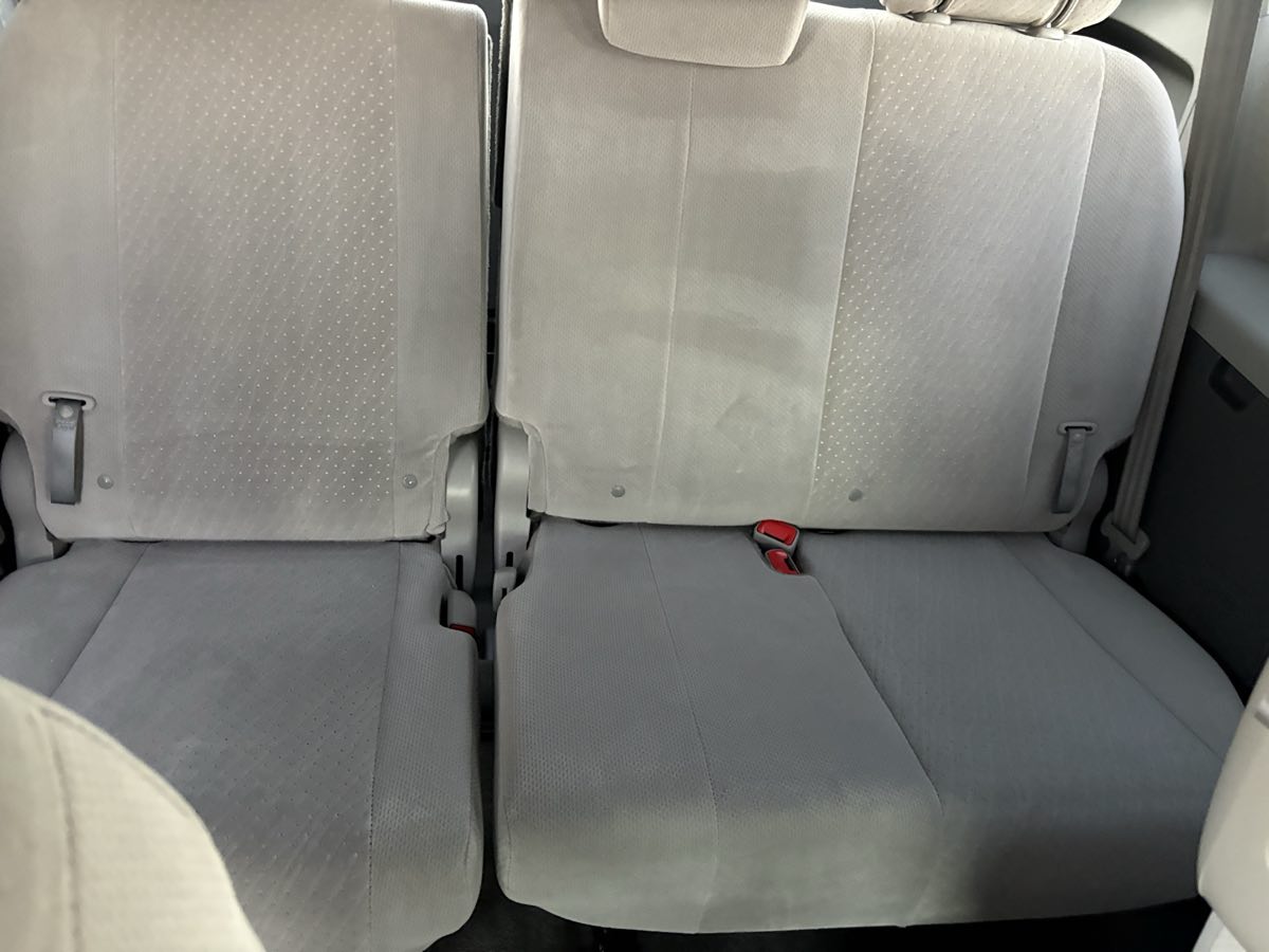 Photo 35 of this Toyota Sienna