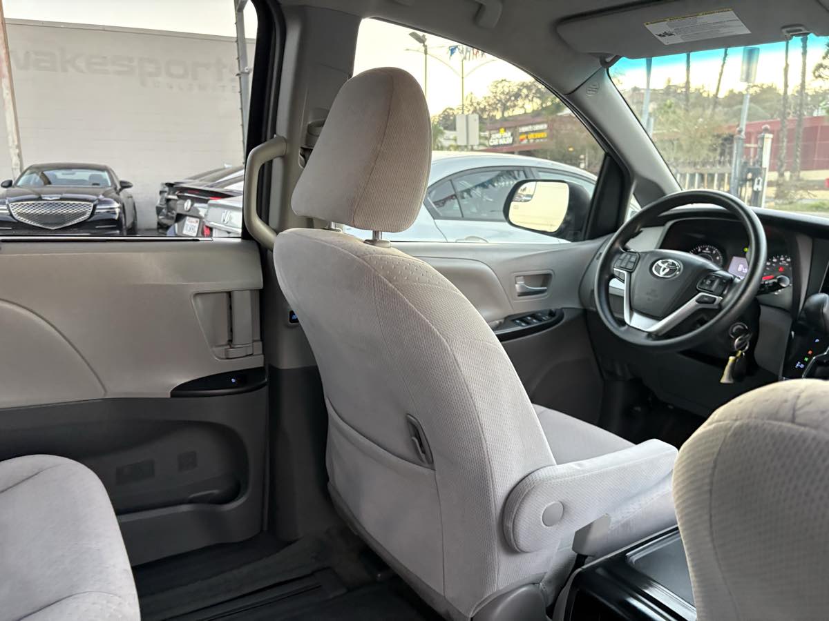 Photo 37 of this Toyota Sienna