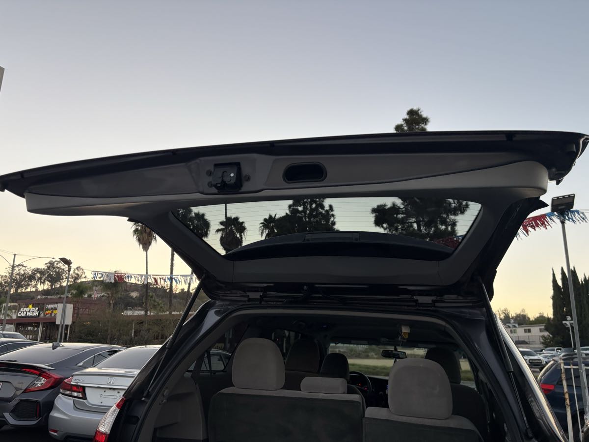Photo 54 of this Toyota Sienna