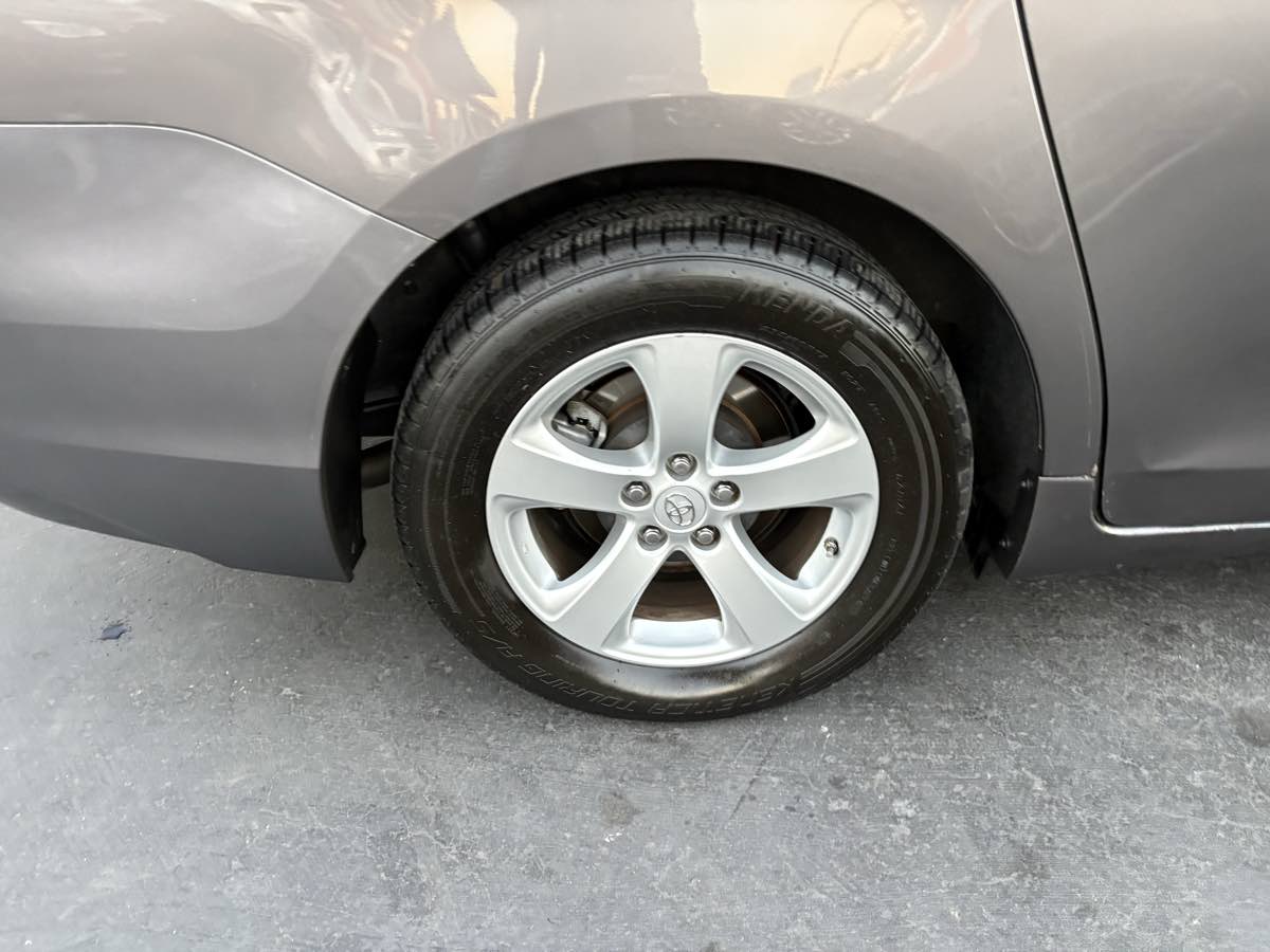 Photo 60 of this Toyota Sienna