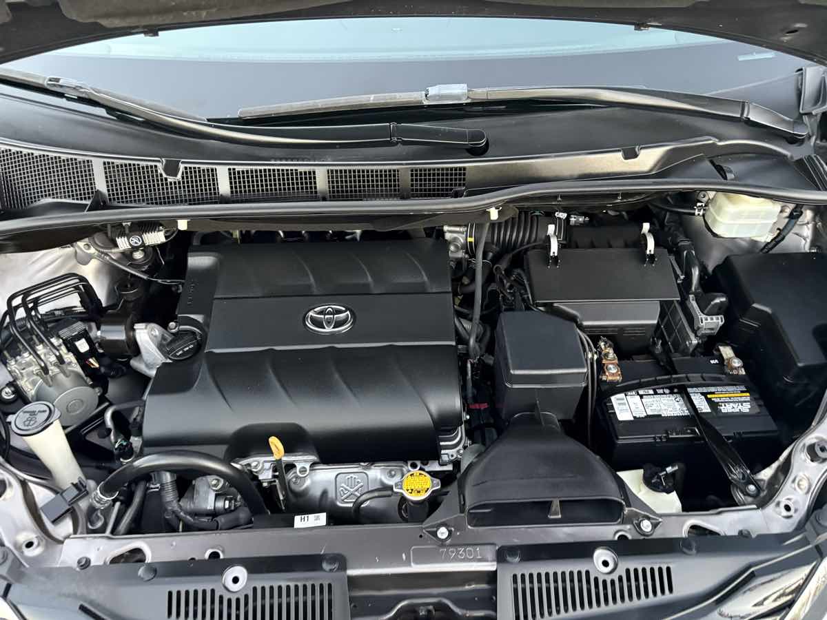 Photo 63 of this Toyota Sienna