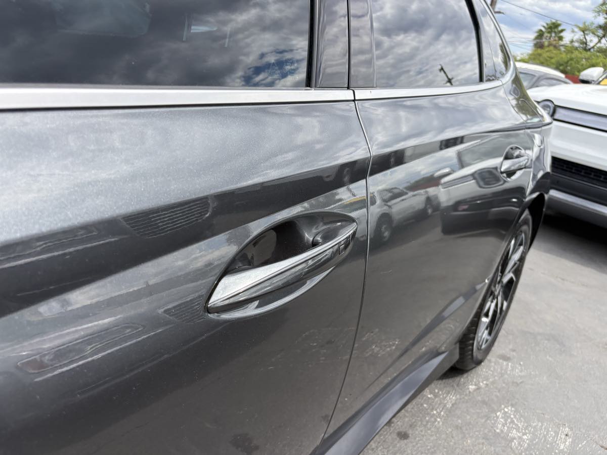 Photo 11 of this Hyundai Sonata