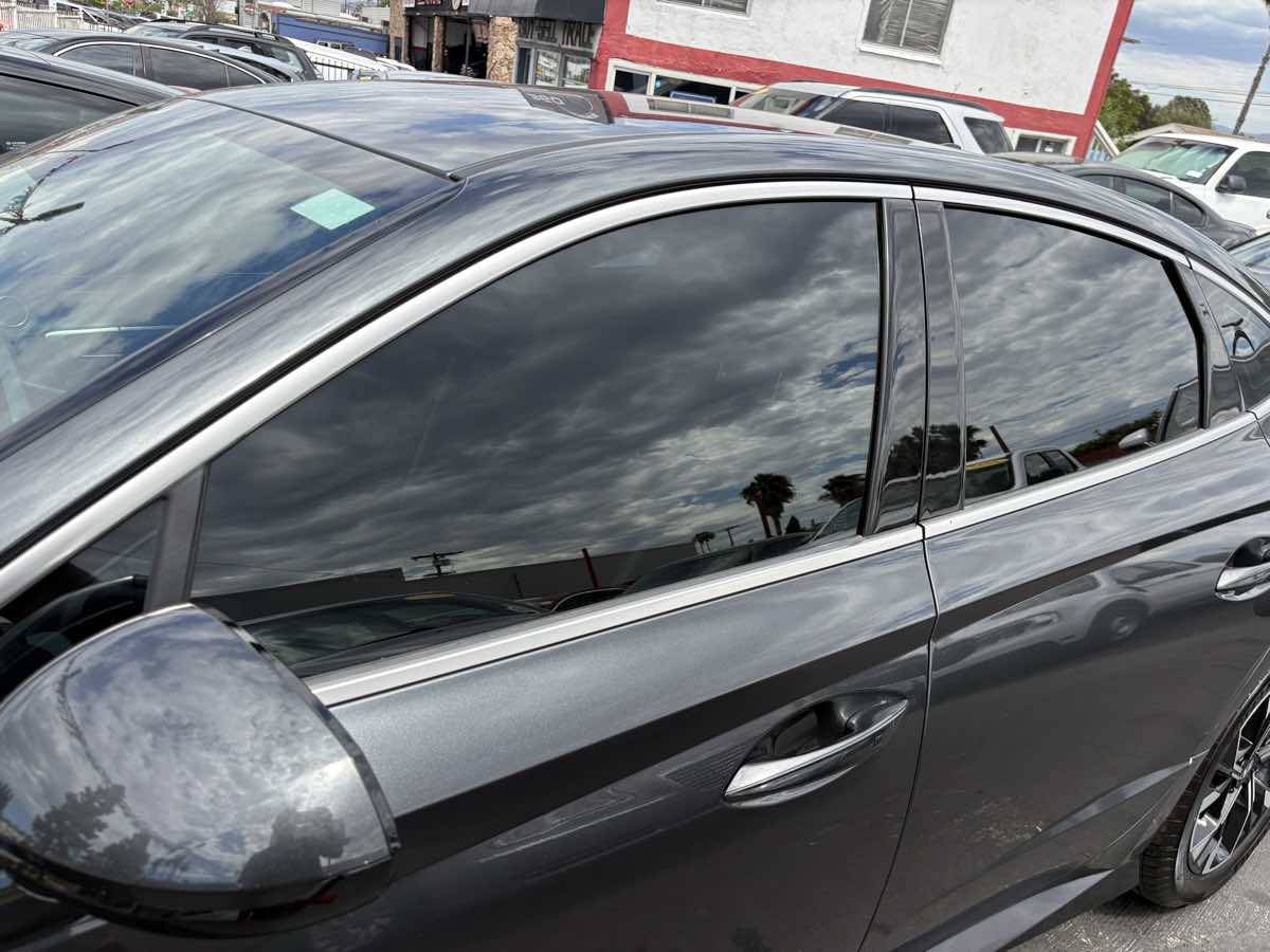 Photo 12 of this Hyundai Sonata