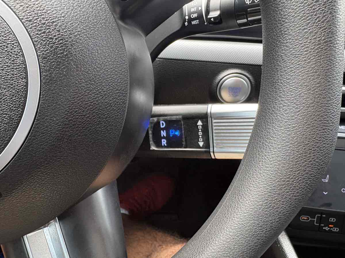 Photo 36 of this Hyundai Sonata