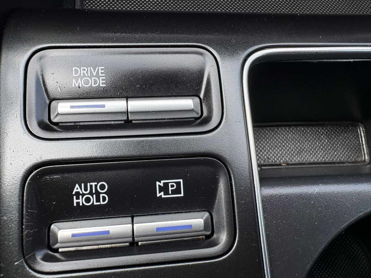 Photo 40 of this Hyundai Sonata