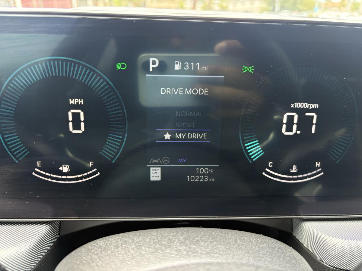 Photo 42 of this Hyundai Sonata