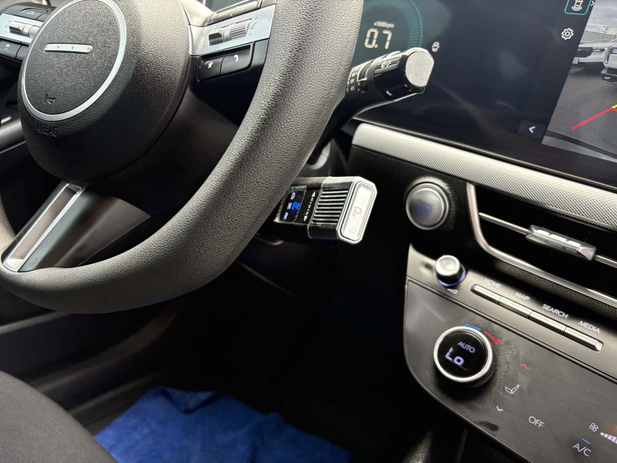 Photo 50 of this Hyundai Sonata