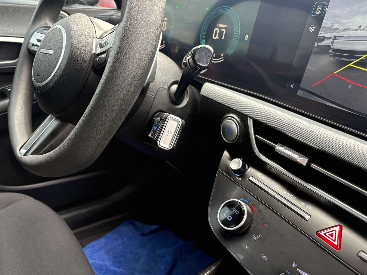 Photo 51 of this Hyundai Sonata