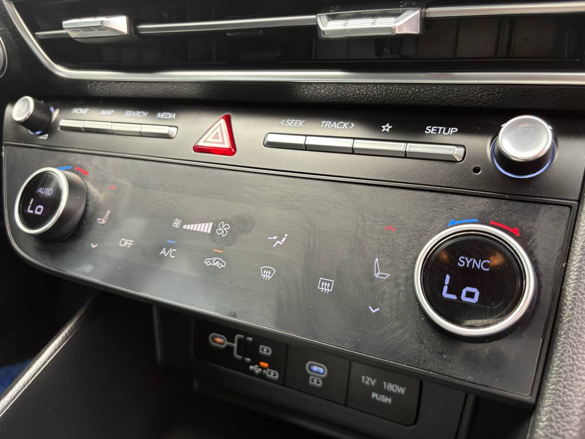 Photo 56 of this Hyundai Sonata