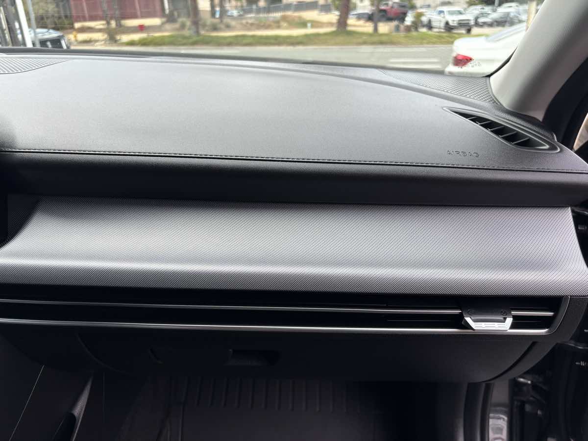 Photo 58 of this Hyundai Sonata
