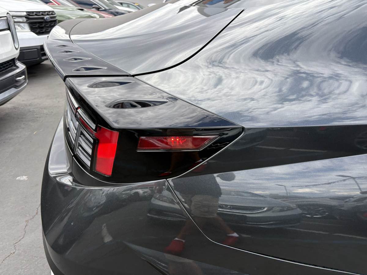 Photo 63 of this Hyundai Sonata