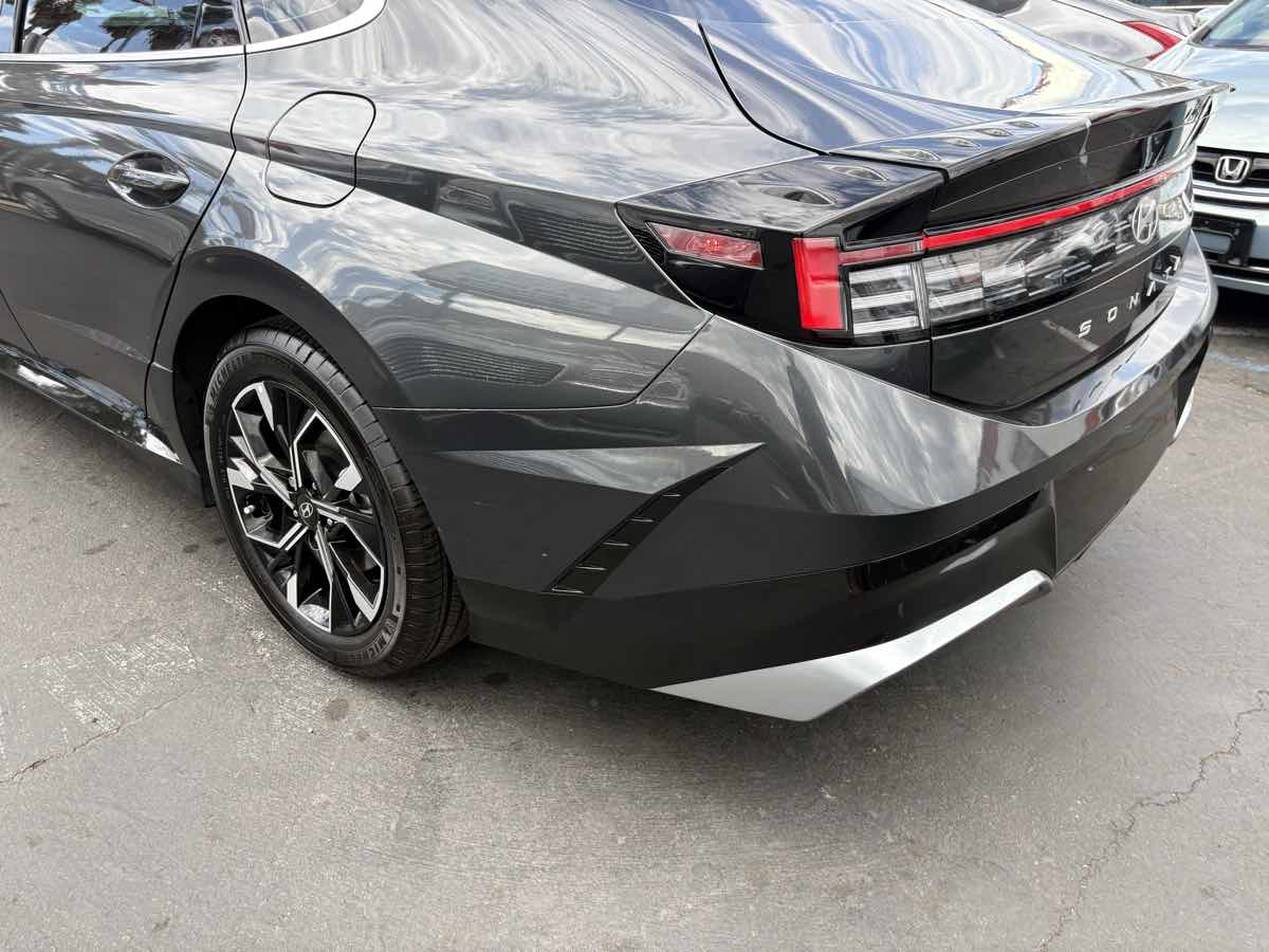 Photo 68 of this Hyundai Sonata
