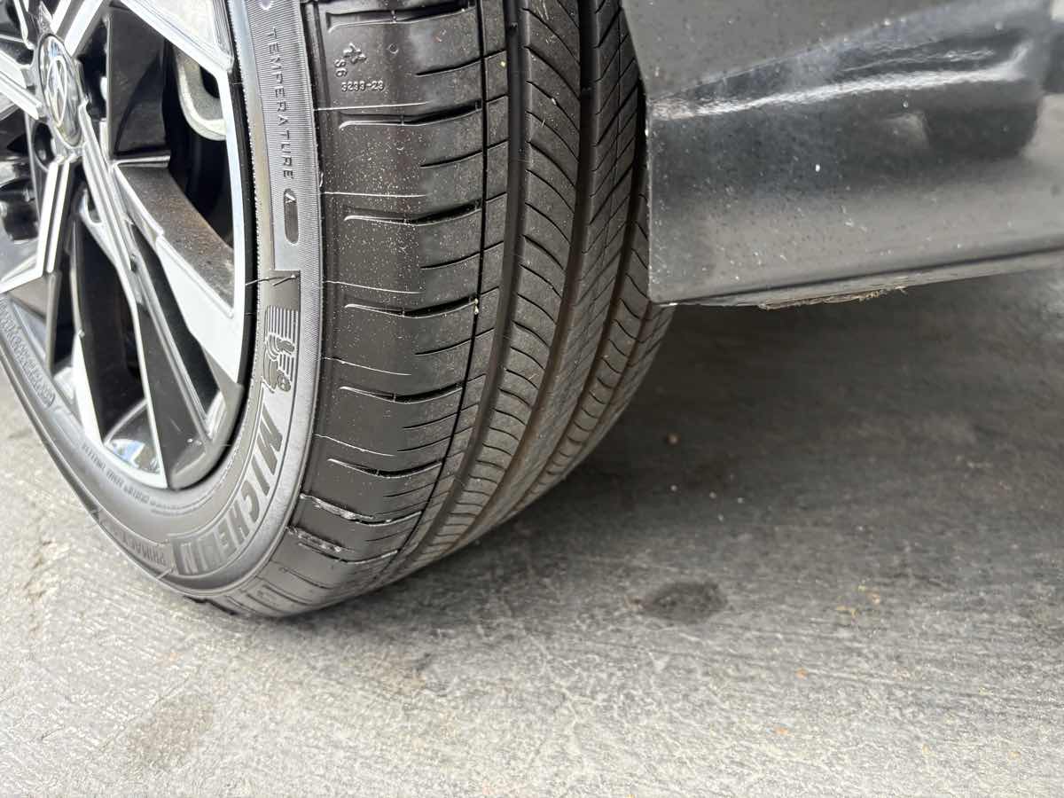 Photo 70 of this Hyundai Sonata