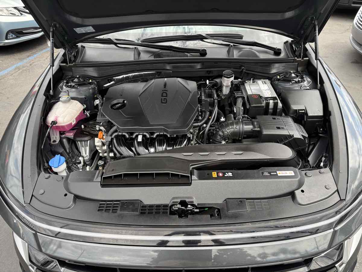 Photo 73 of this Hyundai Sonata