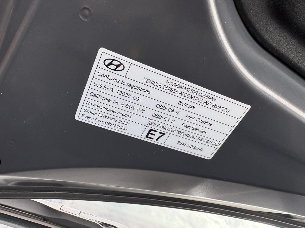 Photo 80 of this Hyundai Sonata
