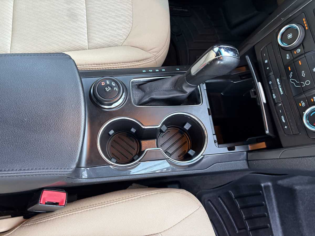 2017 Ford Explorer Base - Photo 34