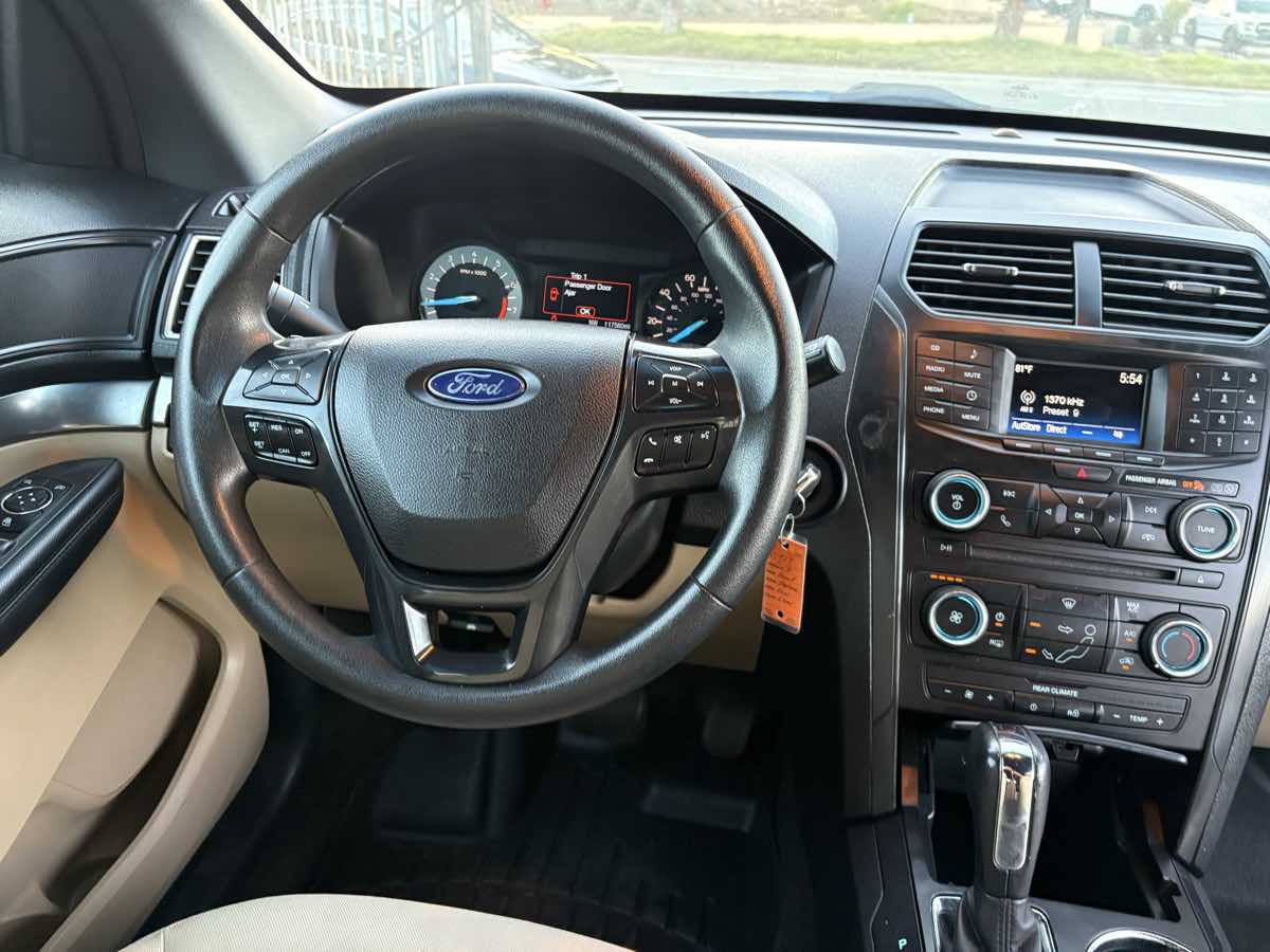 2017 Ford Explorer Base - Photo 35