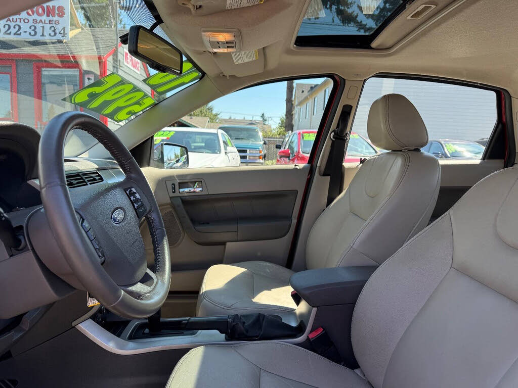 2009 Ford Focus SEL - Photo 12