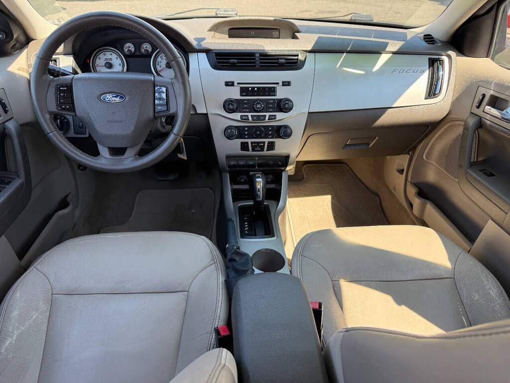 2009 Ford Focus SEL - Photo 16