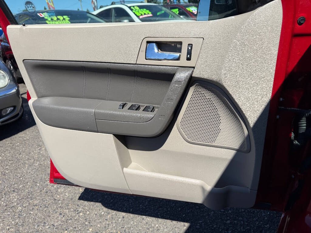 2009 Ford Focus SEL - Photo 19
