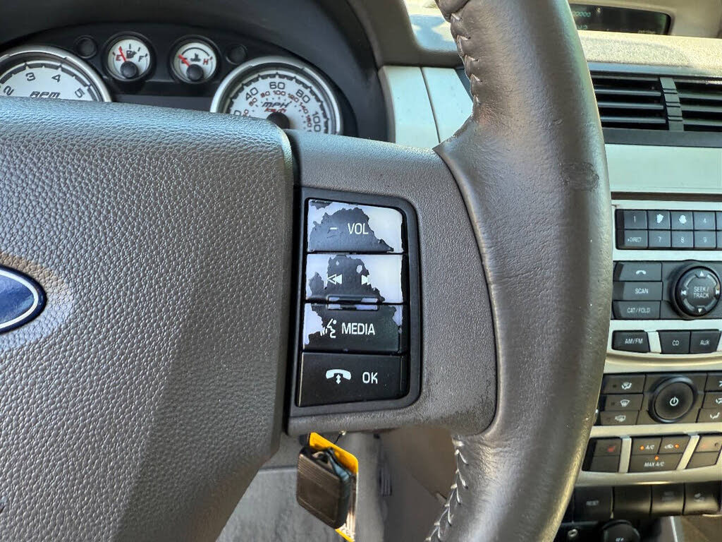2009 Ford Focus SEL - Photo 23