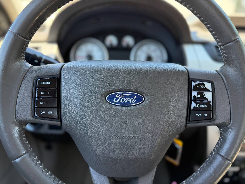 2009 Ford Focus SEL - Photo 27