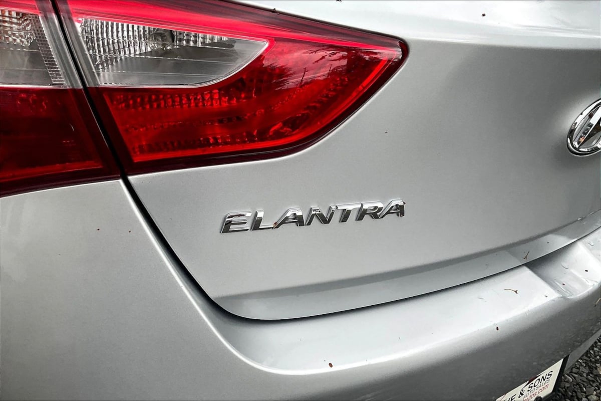 2013 Hyundai Elantra GT Base - Photo 22