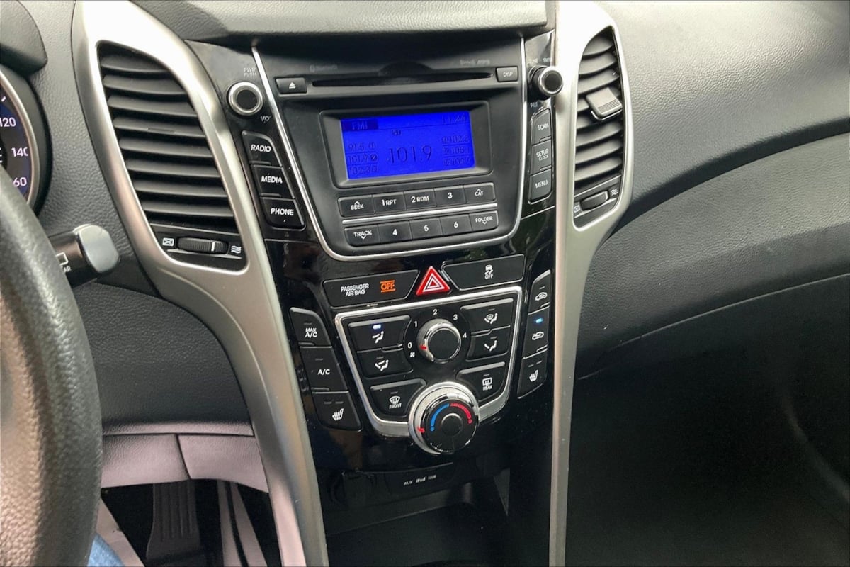 2013 Hyundai Elantra GT Base - Photo 9