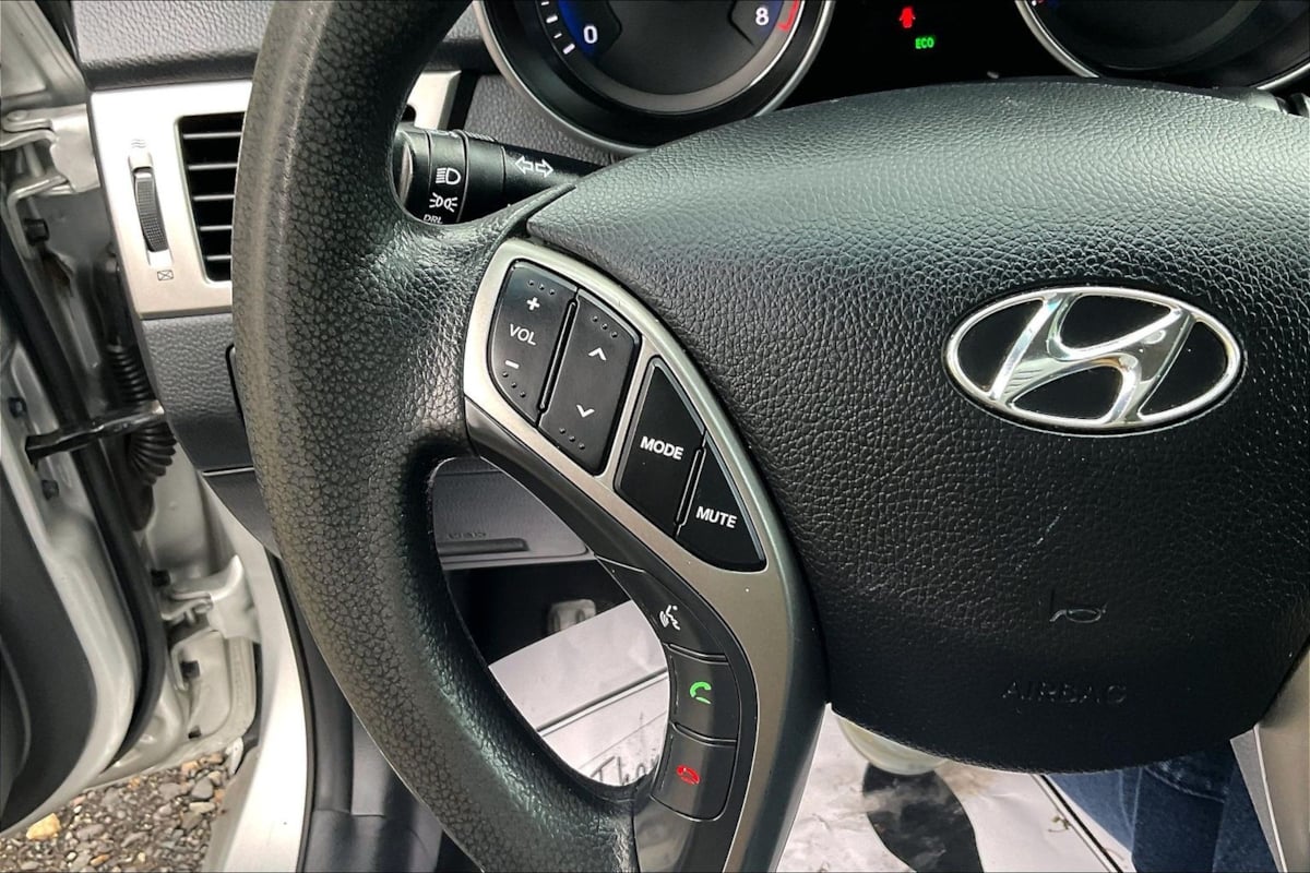 2013 Hyundai Elantra GT Base - Photo 11