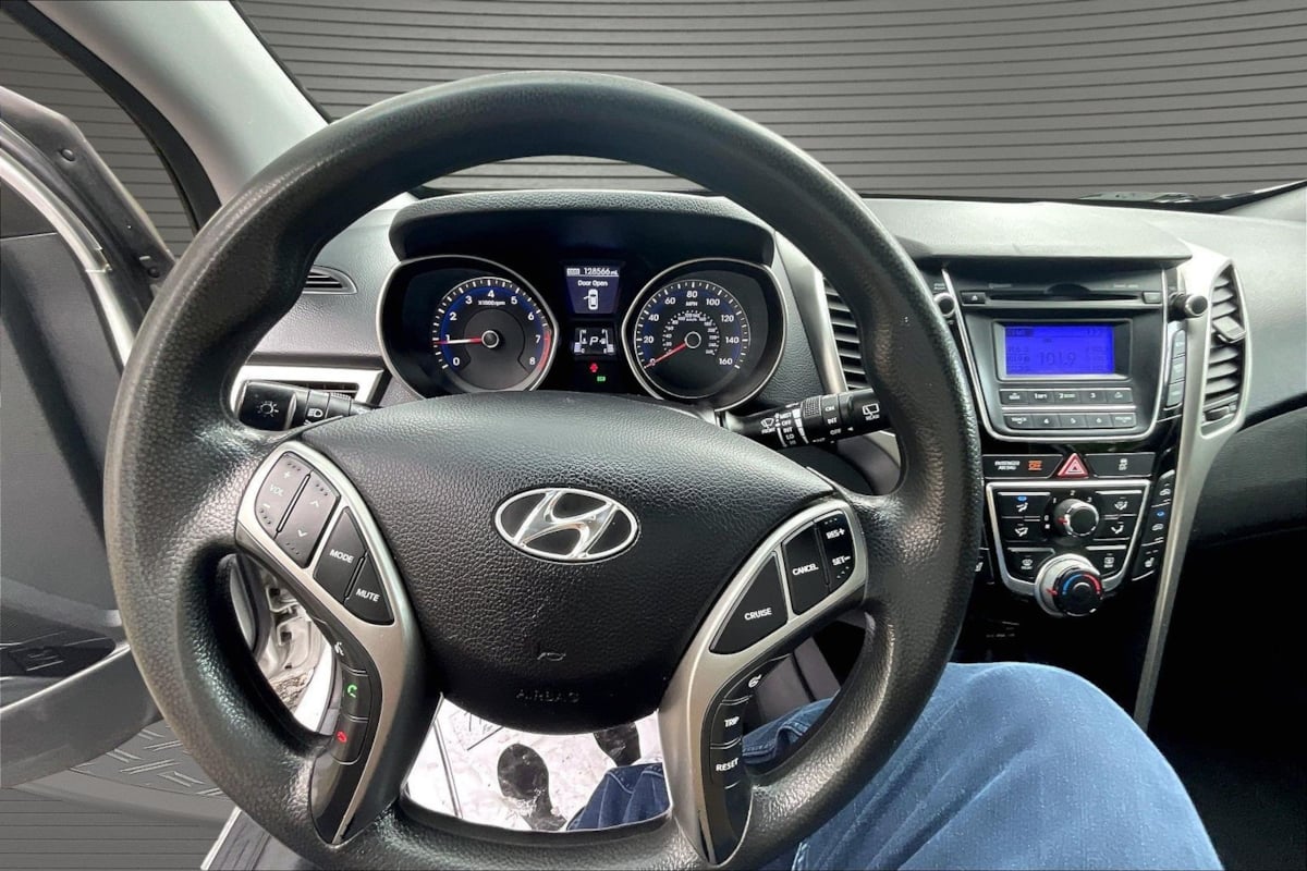 2013 Hyundai Elantra GT Base - Photo 8