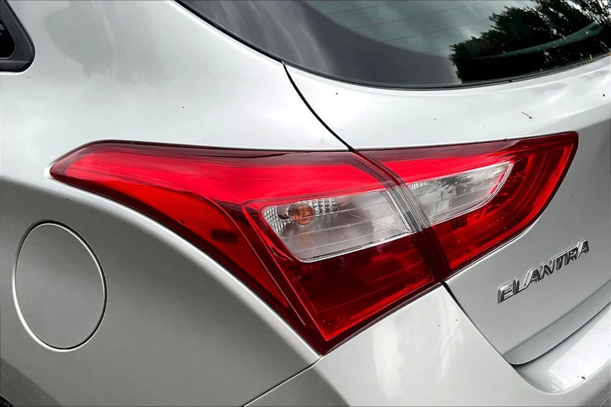 2013 Hyundai Elantra GT Base - Photo 21