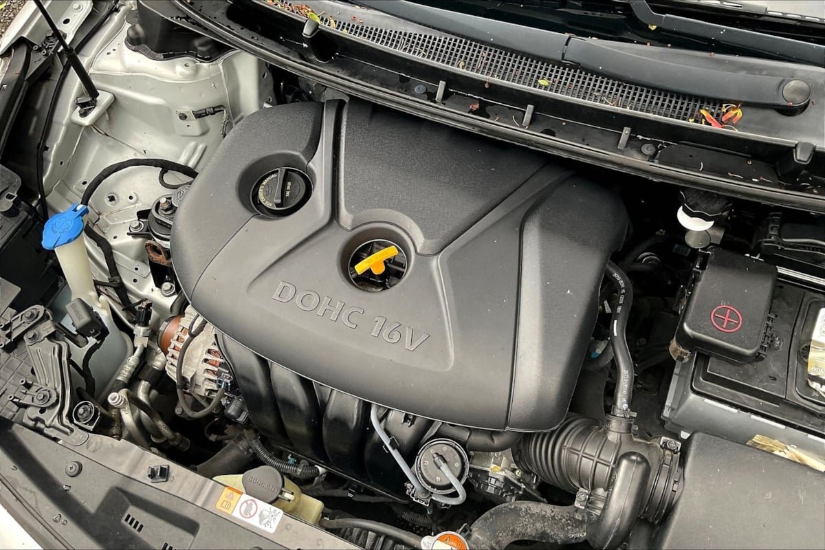 2013 Hyundai Elantra GT Base - Photo 28