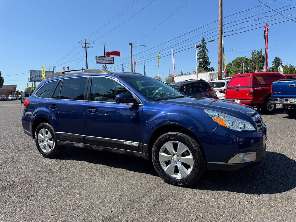 2010 Subaru Outback 3.6R Premium - Photo 2