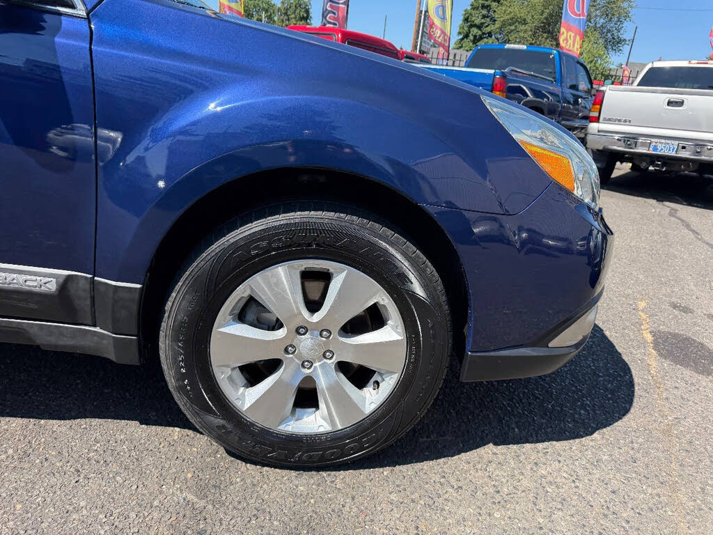 2010 Subaru Outback 3.6R Premium - Photo 11