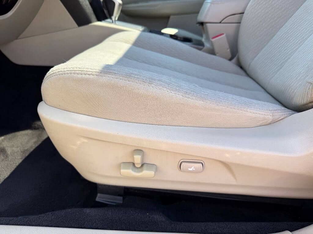 2010 Subaru Outback 3.6R Premium - Photo 15