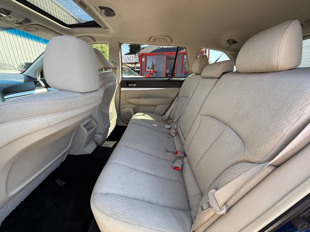 2010 Subaru Outback 3.6R Premium - Photo 16