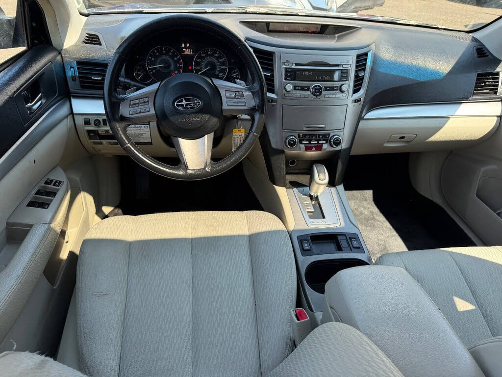 2010 Subaru Outback 3.6R Premium - Photo 18