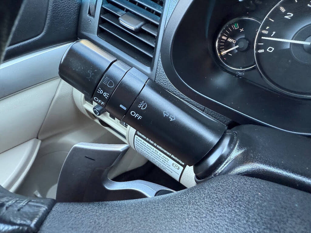2010 Subaru Outback 3.6R Premium - Photo 26