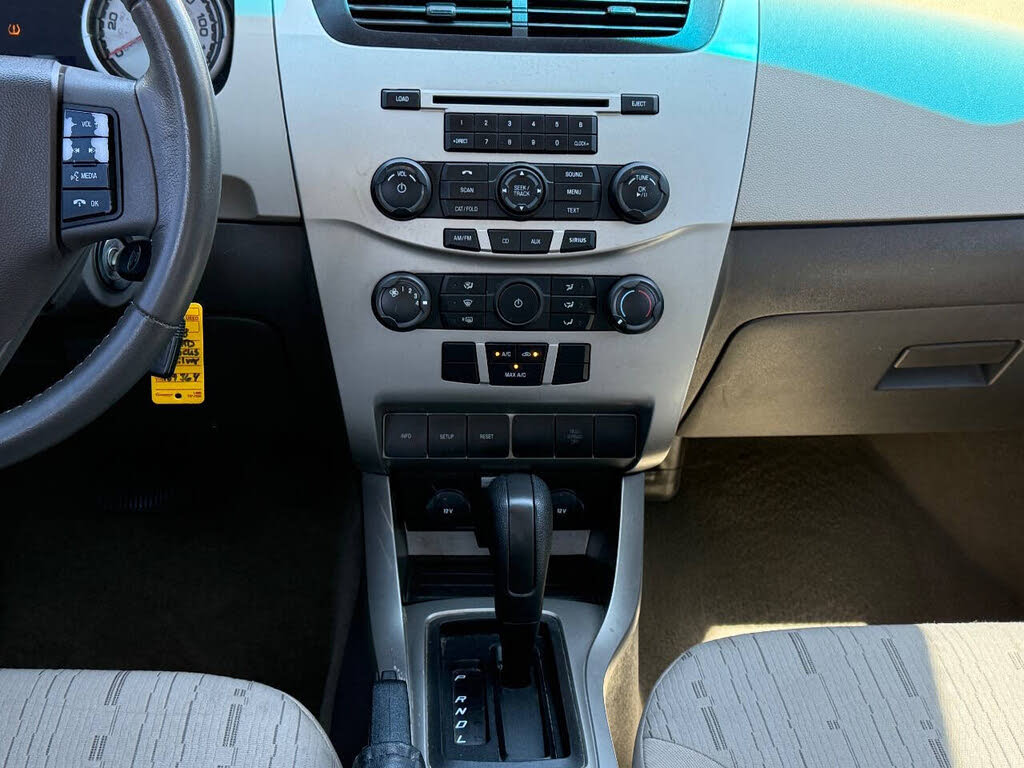 2008 Ford Focus SE - Photo 17