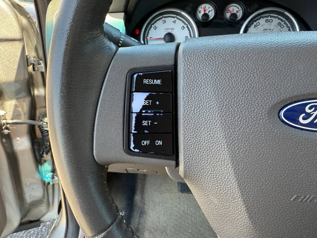 2008 Ford Focus SE - Photo 21