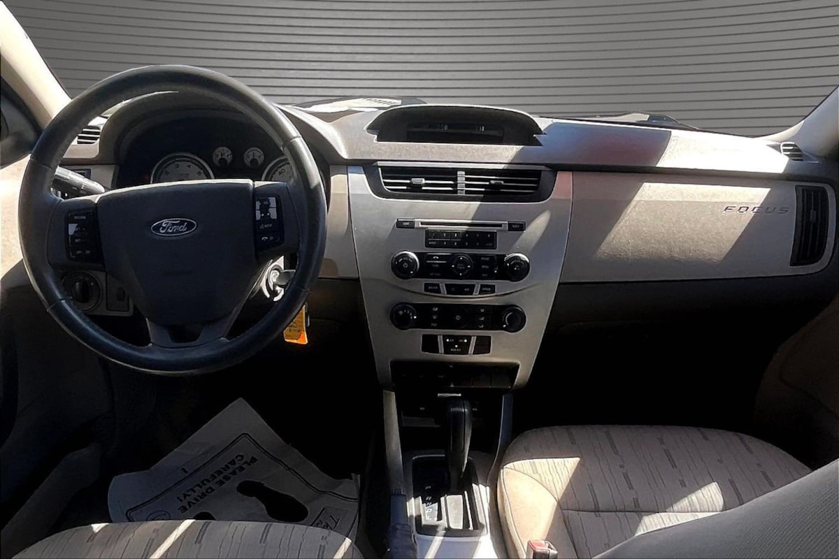 2008 Ford Focus SE - Photo 7