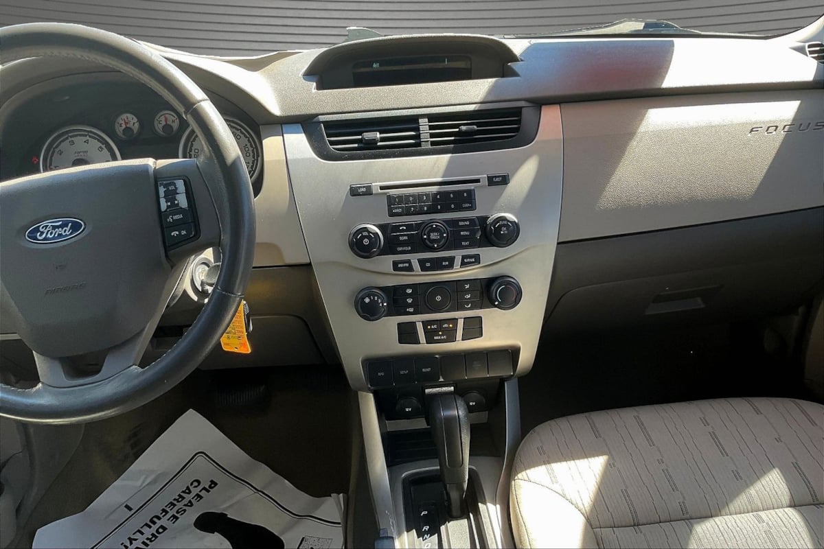 2008 Ford Focus SE - Photo 9