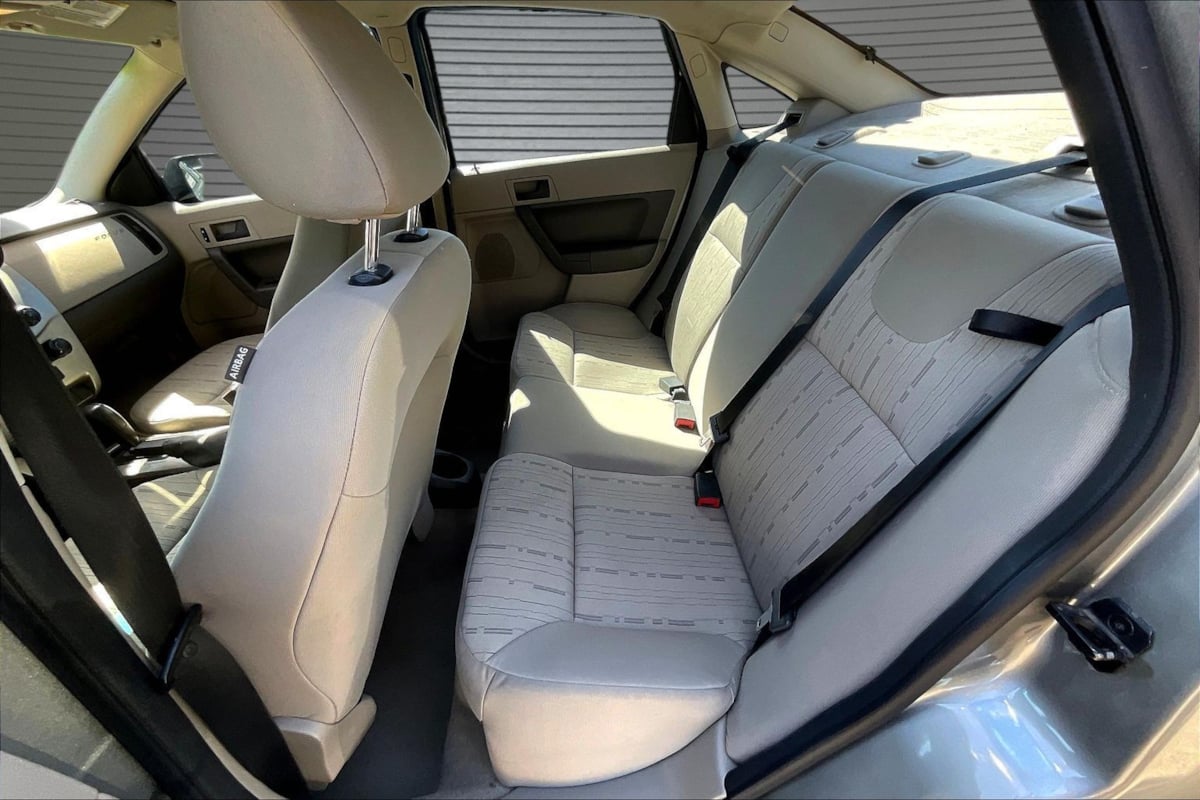 2008 Ford Focus SE - Photo 21