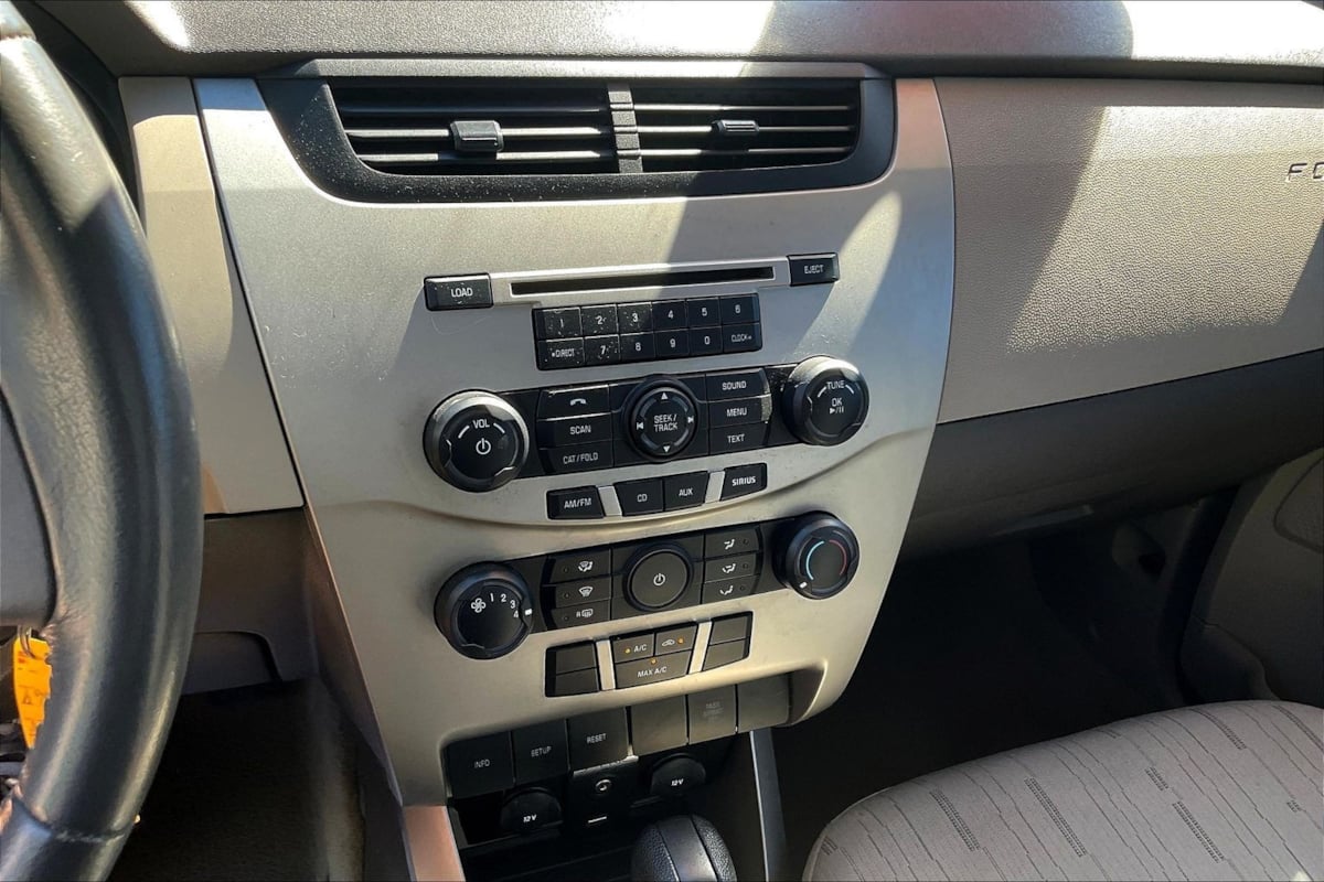 2008 Ford Focus SE - Photo 14