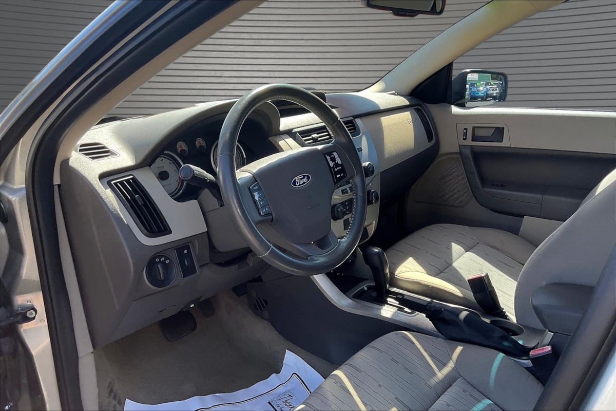 2008 Ford Focus SE - Photo 16