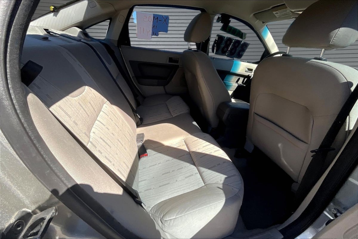 2008 Ford Focus SE - Photo 24