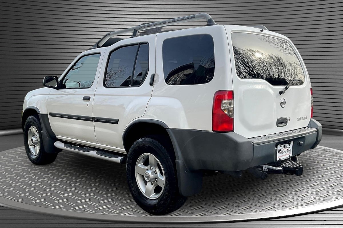 View vehicle photo 4