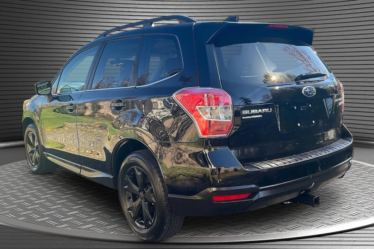 View vehicle photo 4