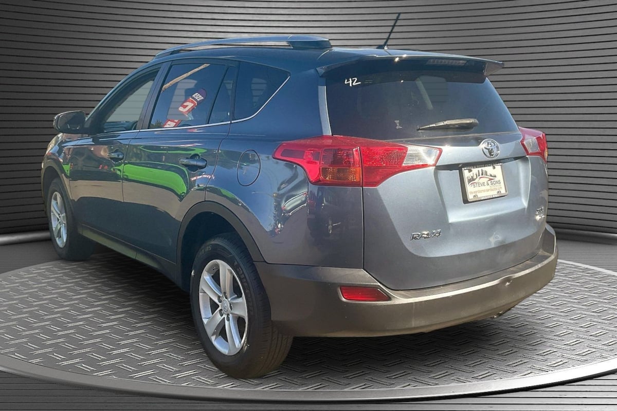 Toyota RAV4 photo 4